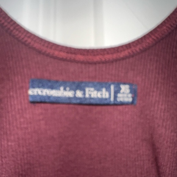 Abercrombie & Flitch Short-Sleeve Cotton Ribbed Scoop Neck Bodysuit in Maroon XS - Picture 10 of 11